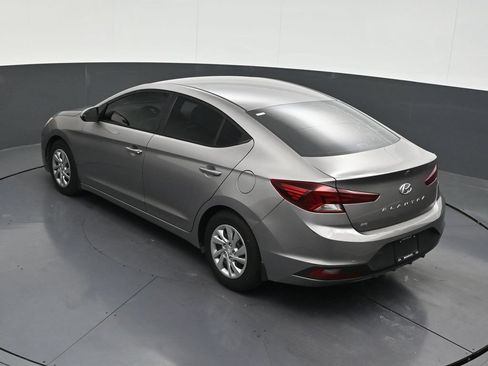 Used 2020 Hyundai Elantra SE FWD image 17