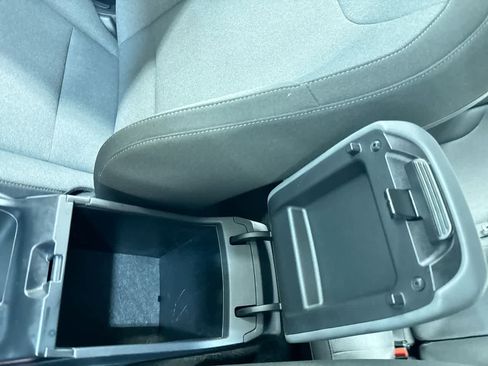 Used 2025 Kia K4 LXS image 28