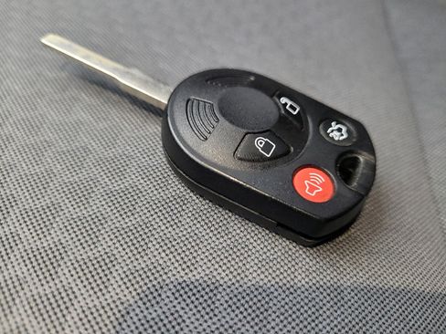 Used 2018 Ford Escape SE w/ SE Sync 3 Package image 32