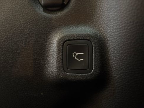 Used 2024 Jeep Compass Latitude w/ Convenience Group image 32