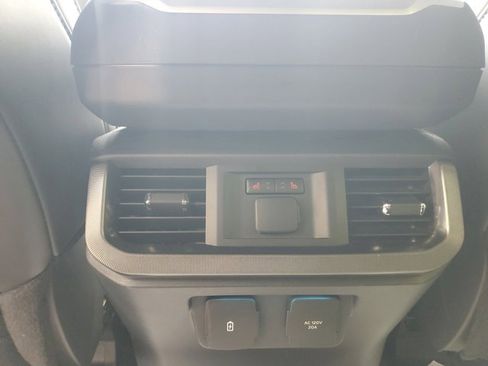 Used 2024 Ford F150 Platinum w/ FX4 Off-Road Package image 17