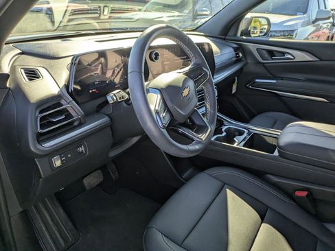 Used 2026 Chevrolet Traverse LT w/ Driver Confidence Package image 9