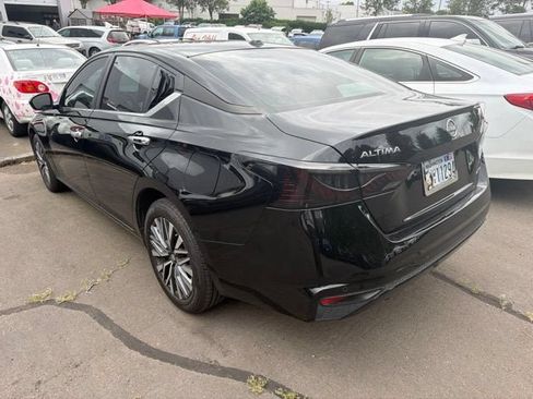 Used 2023 Nissan Altima 2.5 SV AWD/4WD image 3