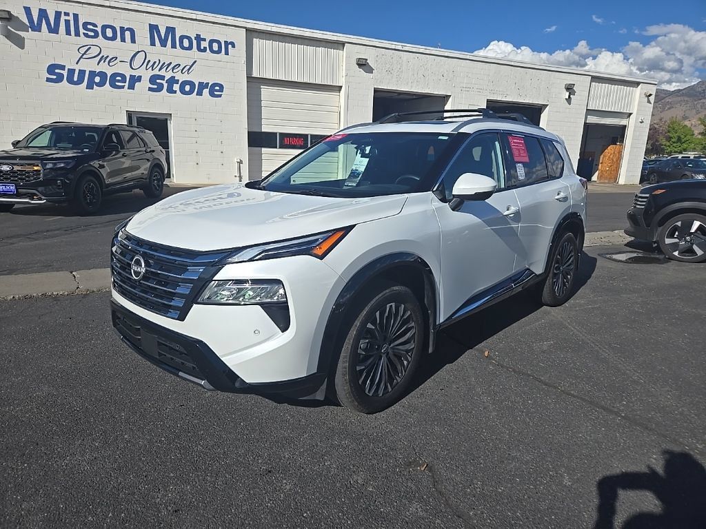 Used 2025 Nissan Rogue Platinum AWD/4WD image 1