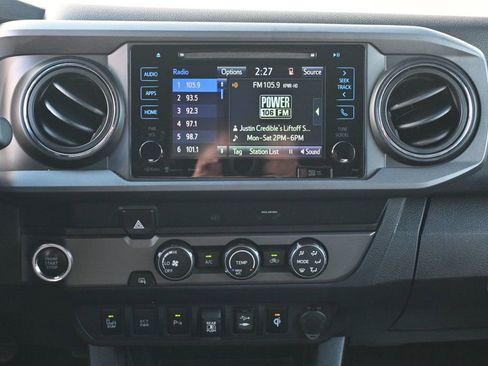 Used 2019 Toyota Tacoma TRD Sport image 10