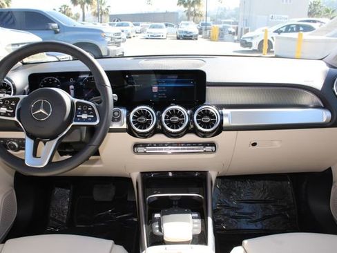 Used 2022 Mercedes-Benz GLB 250 4MATIC image 10