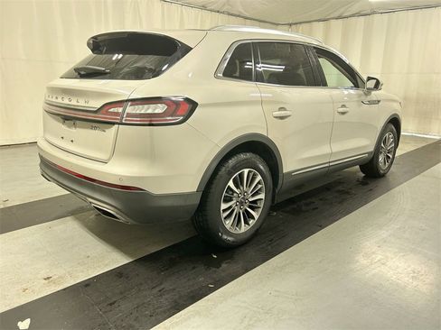 Used 2019 Lincoln Nautilus Select image 2