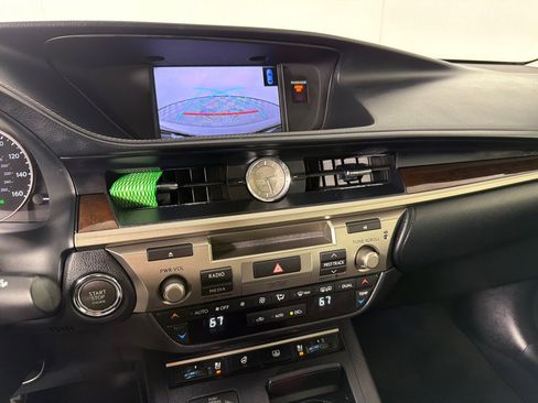 Used 2015 Lexus ES 350 w/ Ultra Luxury Package FWD image 15