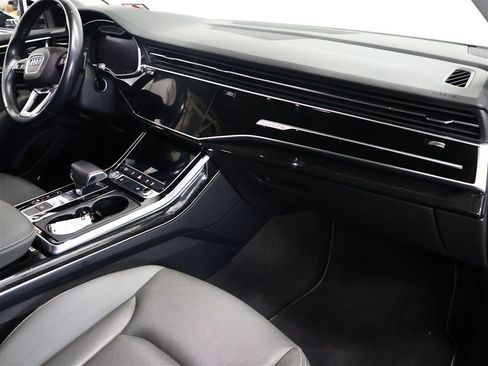 Used 2019 Audi Q8 Premium Plus w/ Premium Plus AWD/4WD image 18