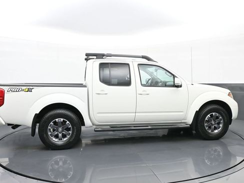 Used 2016 Nissan Frontier PRO-4X w/ Pro-4x Luxury Package AWD/4WD image 2