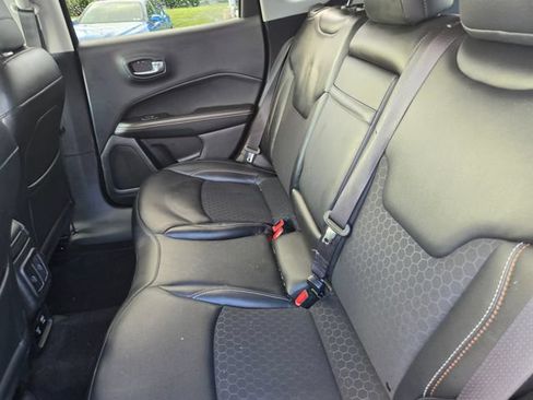 Used 2019 Jeep Compass Latitude w/ Cold Weather Group AWD/4WD image 12