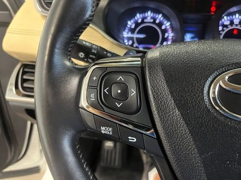 Used 2015 Toyota Avalon XLE Touring FWD image 25