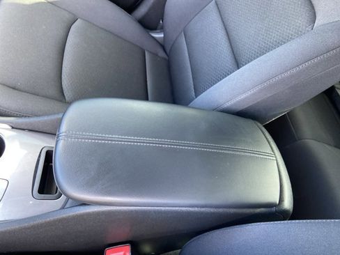 Used 2023 Chevrolet Malibu LT image 40