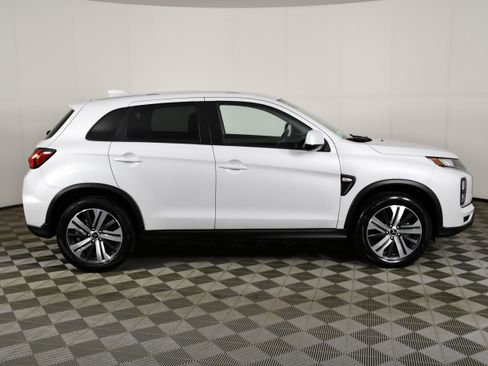 Used 2025 Mitsubishi Outlander Sport ES AWD/4WD image 5