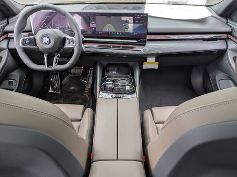 New 2026 BMW 530i xDrive w/ M Sport Package image 18