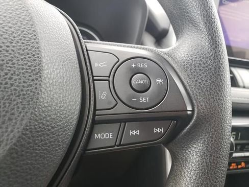 Used 2025 Toyota RAV4 XLE image 21