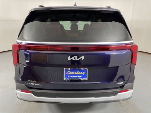 New 2026 Kia Carnival EX image 6