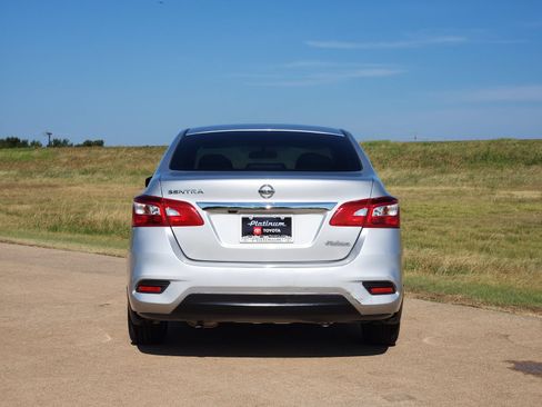 Used 2019 Nissan Sentra S FWD image 8