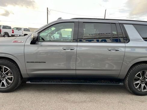 Used 2022 Chevrolet Suburban Z71 w/ Off-Road Capability Package image 8
