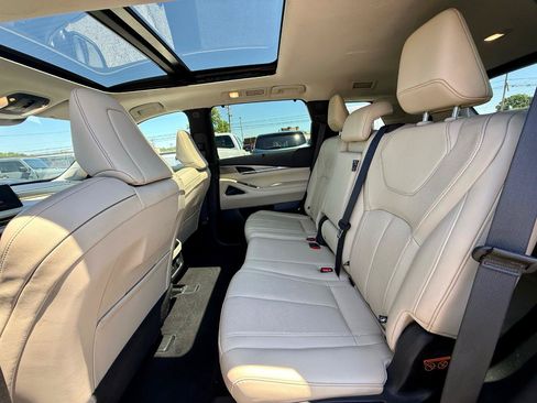 Used 2023 INFINITI QX60 Luxe w/ Performance Audio Package FWD image 35