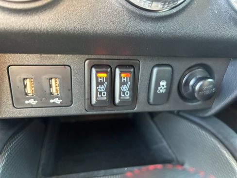 Used 2025 Mitsubishi Outlander Sport LE AWD/4WD image 29