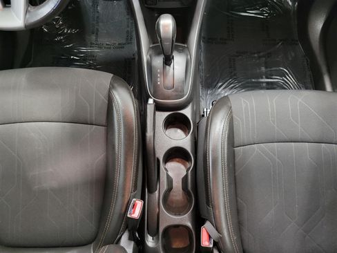 Used 2020 Chevrolet Trax LT w/ Driver Confidence Package AWD/4WD image 16