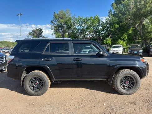 Used 2016 Toyota 4Runner SR5 AWD/4WD image 7