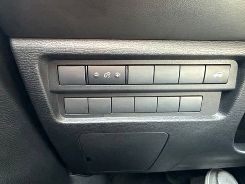 Used 2024 Mitsubishi Outlander SE AWD/4WD image 19