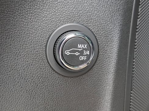 Used 2023 Buick Envision Essence AWD/4WD image 33