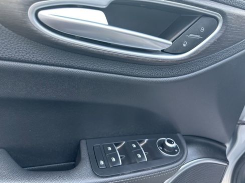 Used 2022 Alfa Romeo Giulia Ti image 15