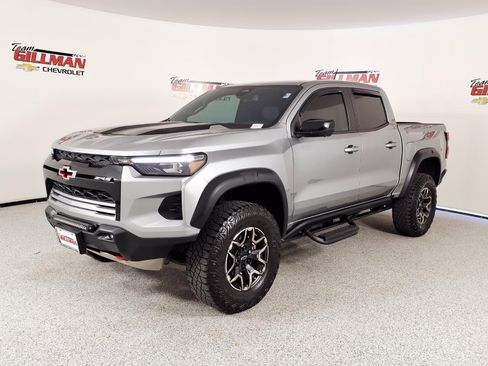 Used 2023 Chevrolet Colorado ZR2 w/ ZR2 Convenience Package III image 4