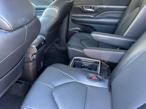 Used 2025 Toyota Grand Highlander AWD image 14