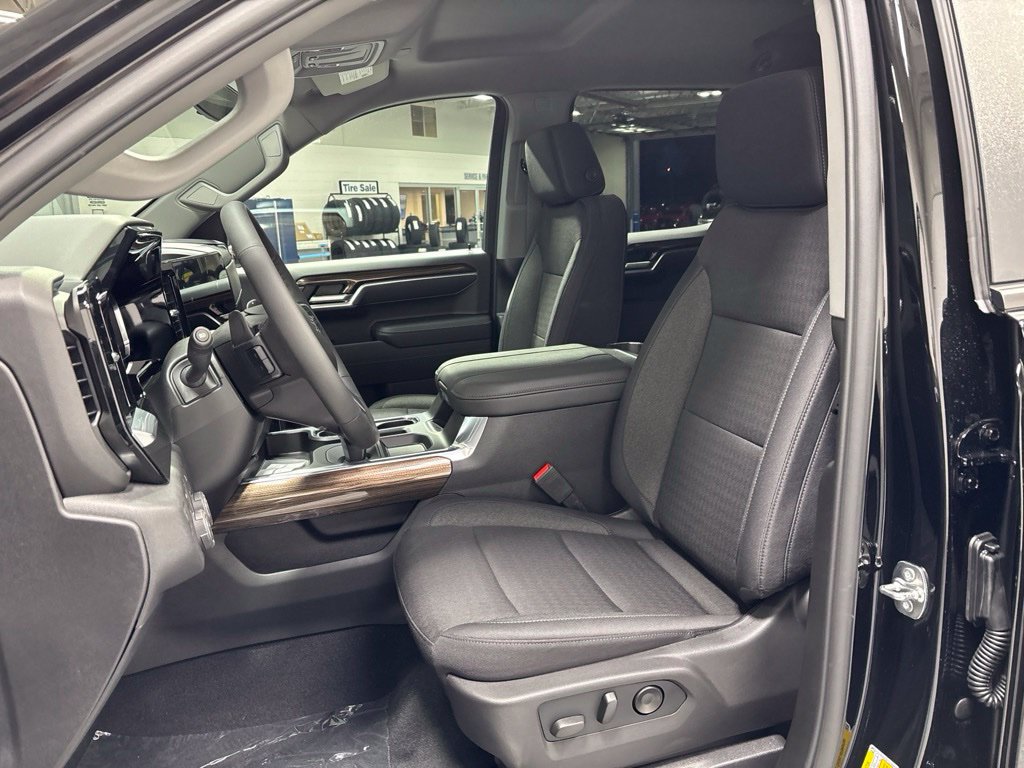 New 2026 Chevrolet Silverado 1500 RST AWD/4WD image 9