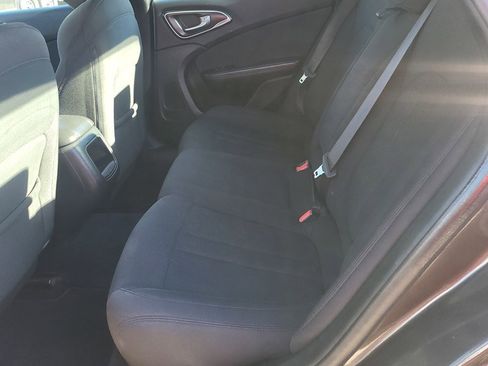 Used 2016 Chrysler 200 Limited image 21