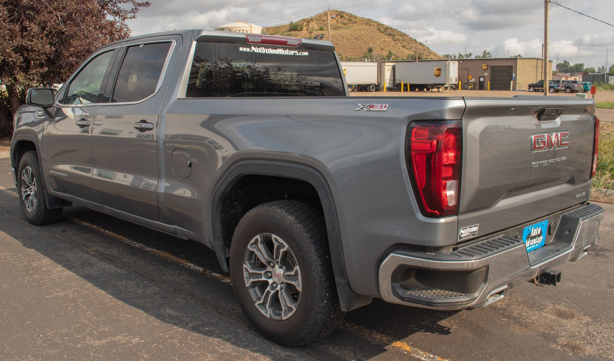Used 2021 GMC Sierra 1500 SLE w/ X31 Off-Road Package AWD/4WD image 10