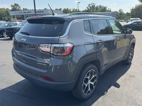 Used 2024 Jeep Compass Limited AWD/4WD image 5