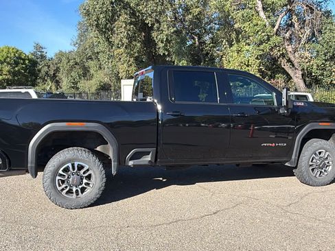 Used 2024 GMC Sierra 2500 AT4 w/ Max Trailering Package AWD/4WD image 4