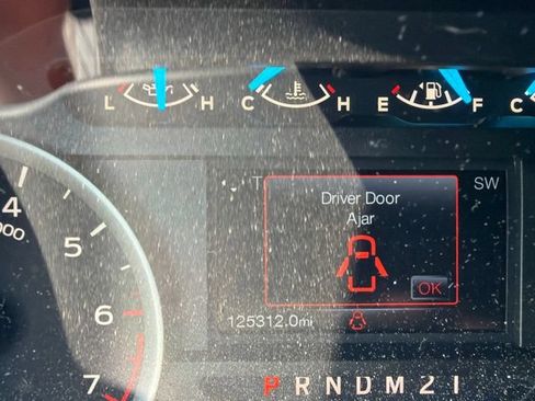 Used 2017 Ford F150 XLT w/ Equipment Group 302A Luxury AWD/4WD image 12