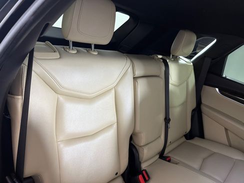 Used 2017 Cadillac XT5 FWD image 19