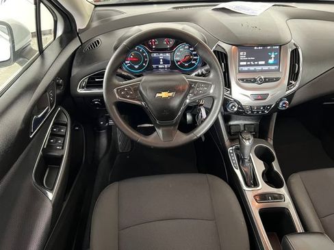 Used 2017 Chevrolet Cruze LT FWD image 14