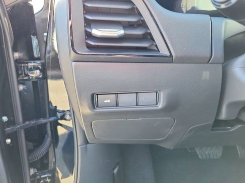 New 2026 Nissan Sentra SR w/ Floor Mat Package FWD image 10