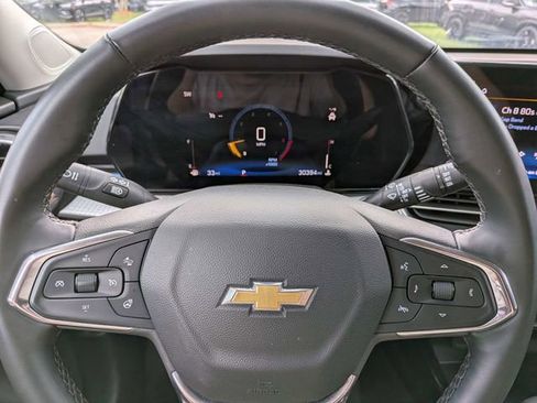 Used 2025 Chevrolet Trax LT w/ LT Convenience Package FWD image 27