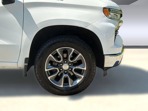Used 2024 Chevrolet Silverado 1500 LT AWD/4WD image 12