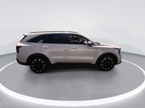 Used 2025 Kia Sorento EX w/ Panoramic Sunroof Package FWD image 9