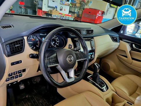 Used 2017 Nissan Rogue SL AWD/4WD image 5