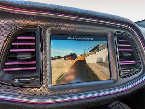 Used 2016 Dodge Challenger SRT image 20