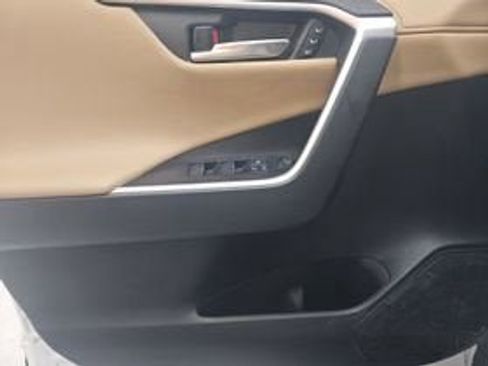 Used 2025 Toyota RAV4 Limited FWD image 7