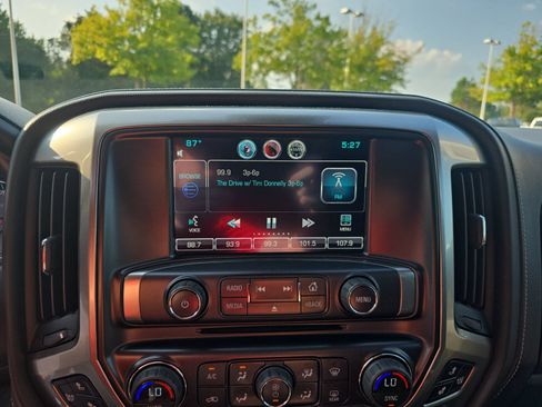 Used 2015 Chevrolet Silverado 1500 LTZ Z71 w/ LTZ Plus Package AWD/4WD image 21