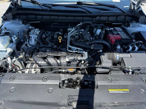 Used 2024 Nissan Altima 2.5 SV FWD image 17