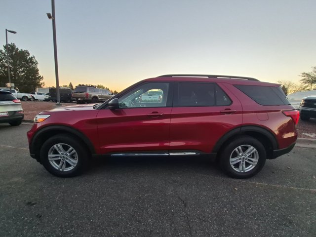 Used 2024 Ford Explorer XLT w/ Equipment Group 202A AWD/4WD image 8